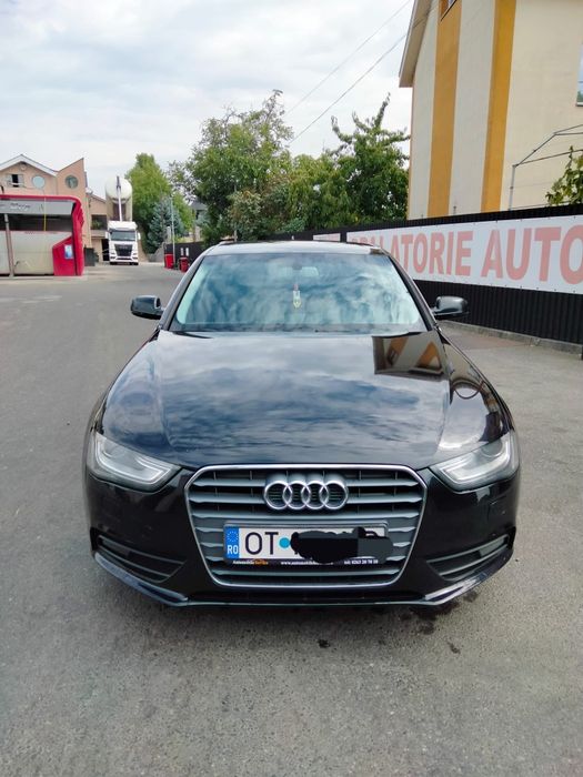 Vând Audi A4 B8 facelift