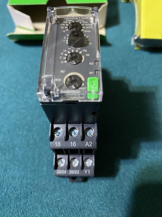 Set Releu safety  relee temporizare lamp cupla Bender Pilz Schneider