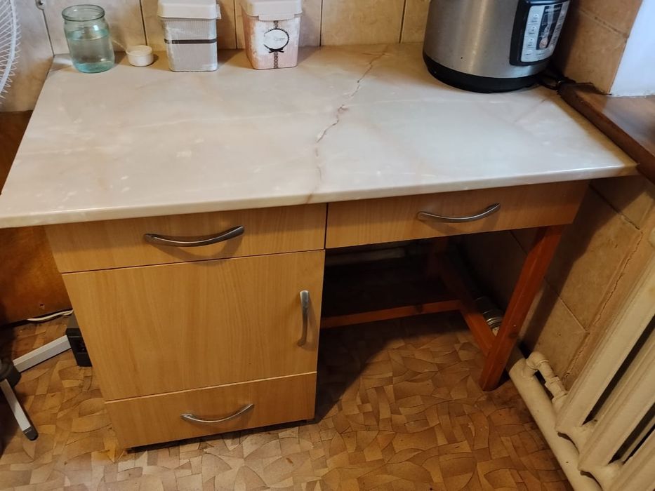 Продам кухонный гарнитур бу