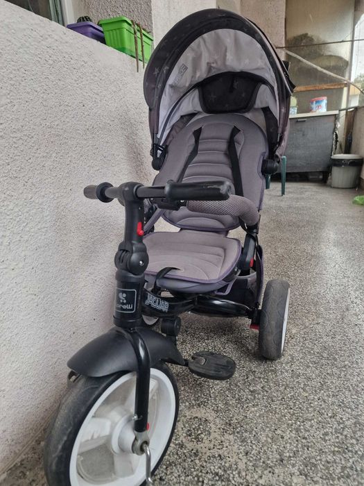 Продавам триколка Lorelli Jaguar