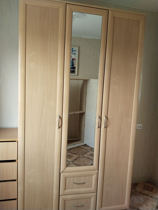 Продам шкаф+стеллаж