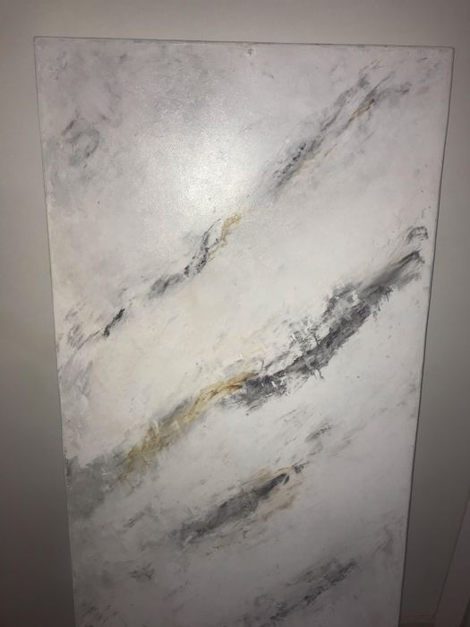 Столищница қолдан жасалған