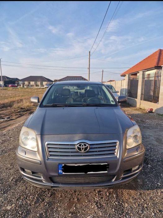 Vând Toyota Avensis