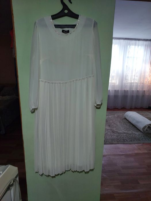Продам платье, 48 размер. 25000 тенге.