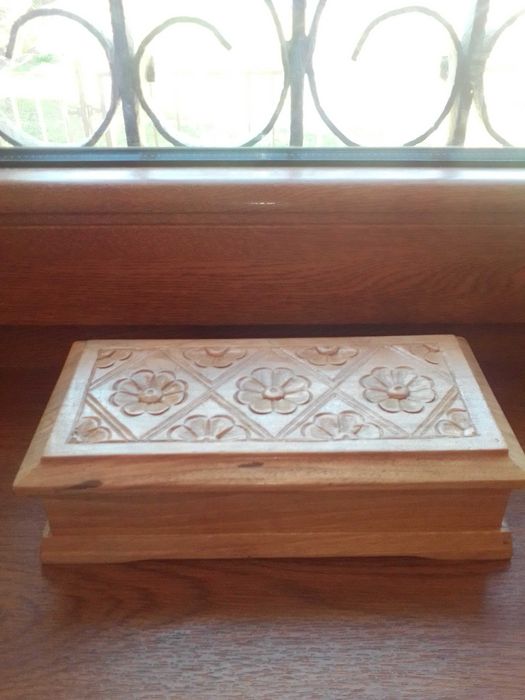 Продавам  кутия за бижута