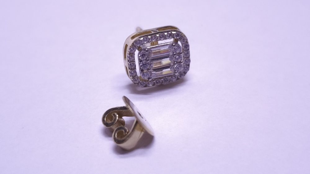 Серьги гвоздики золотые