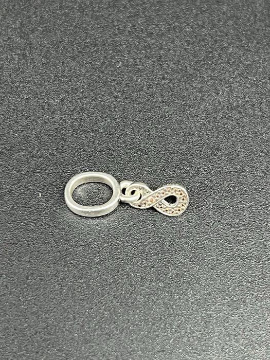 Браслет с шармом от PANDORA