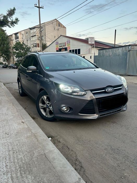 Vând Ford Focus III 2012 automat