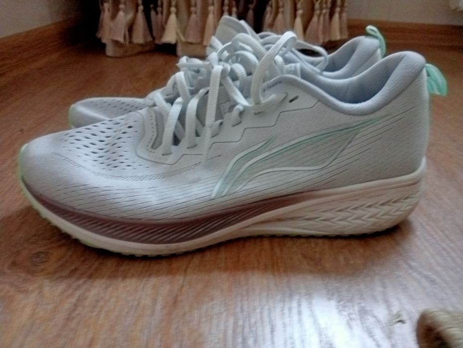 L nining найк кроссовки