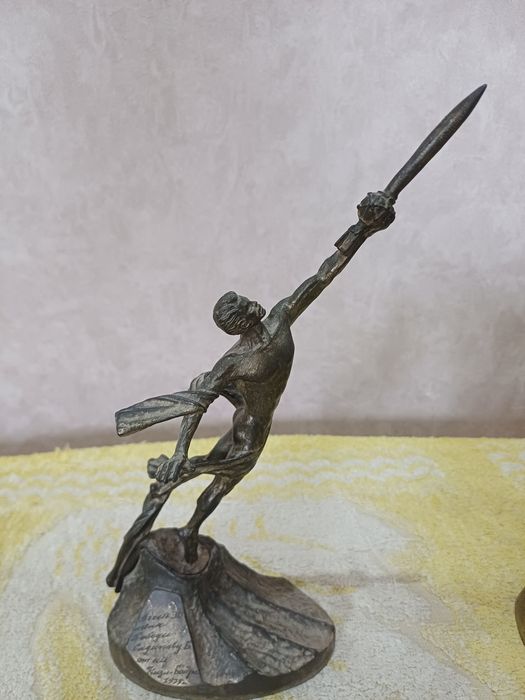 Продам статуэтки.