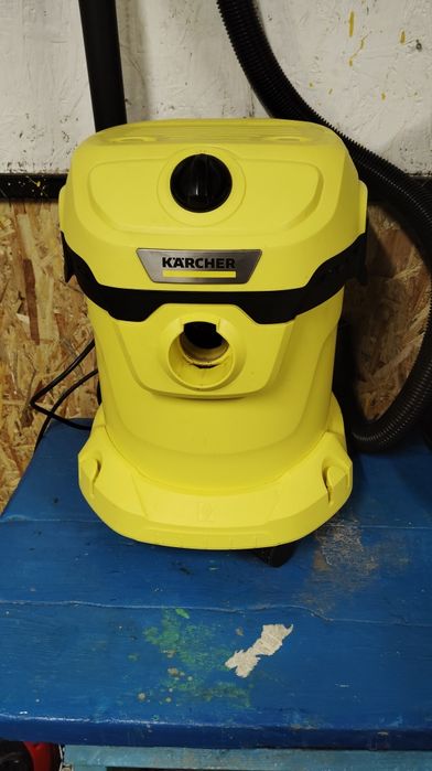 Vând 2 aspiratoare profesionale