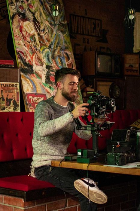 Filmări Profesionale pentru TikTok, Reels, Instagram, Facebook Ads