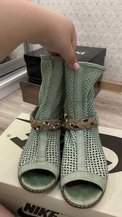 Продам стильную обувь весна-лето