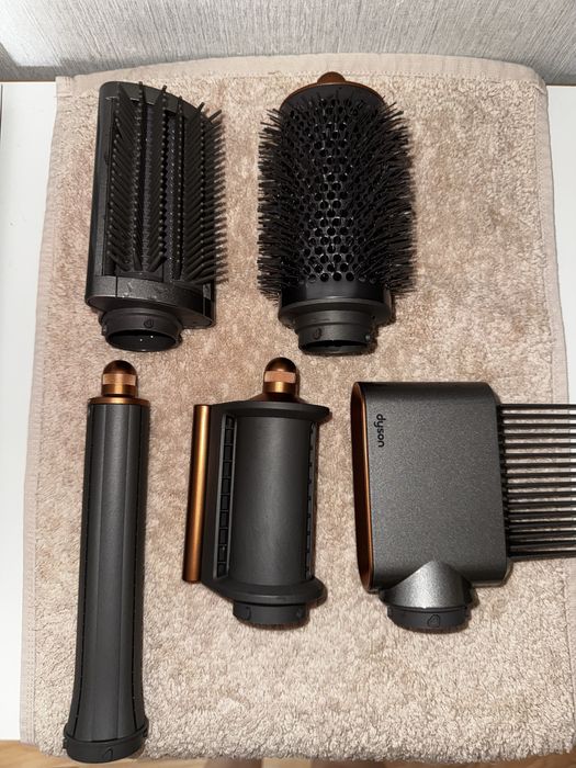 Стайлер для волос Dyson