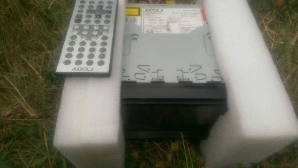 dvd auto 2din cu telecomanda,sina fixare,ramaornamentala,garantie3luni