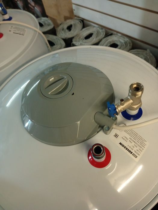 Новый водонагреватель EDISON 50 л