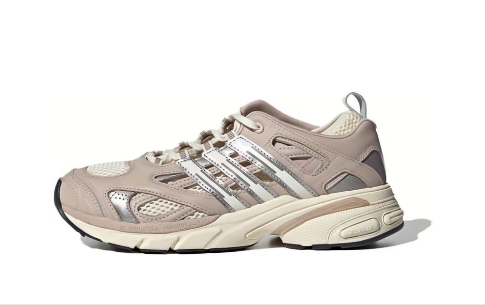 Продам облегченные кроссовки Adidas