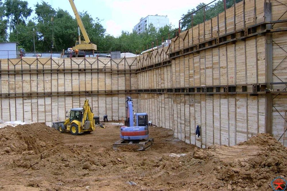 Котлован, вывоз грунта, снос зданий, экскаваторные работы