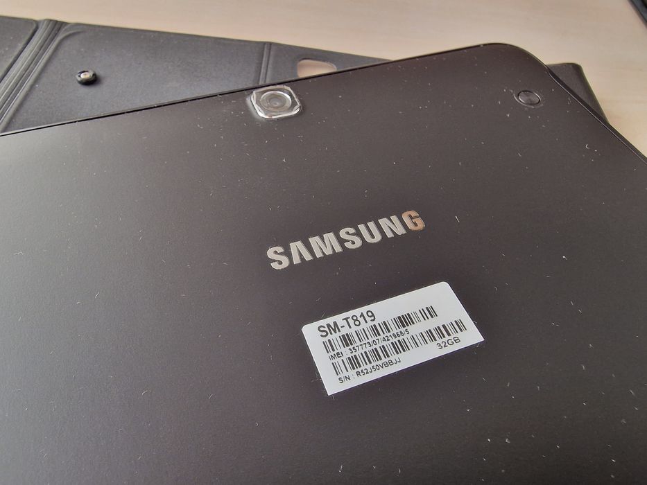 Таблет + клавиатура Samsung T819 Galaxy Tab S2 9.7 LTE 32GB