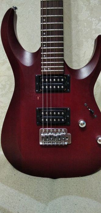 Электрогитара,чехол,кабель