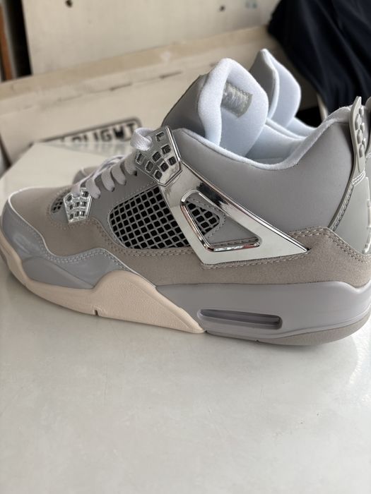 Air Jordan 4 “Frozen Moments”