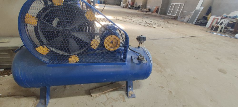 Компрессор С415М. Поршневой, масляный.