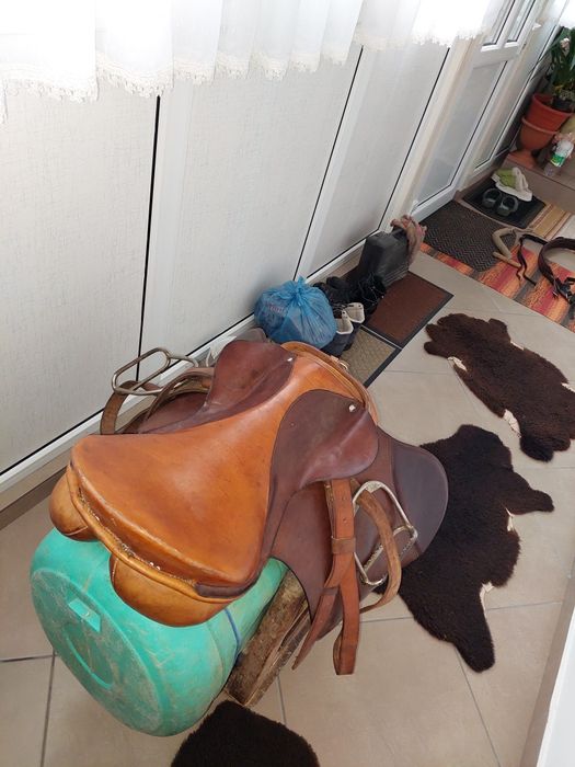 Vând șa călărie și antrenament