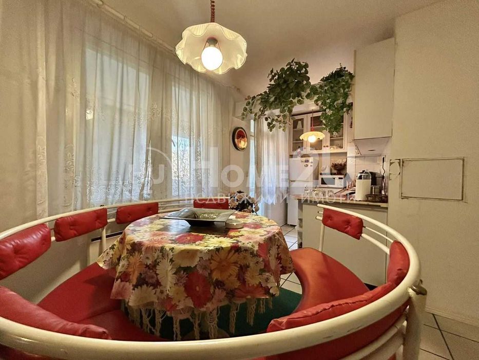 Четири стаи!! Асансьор!! Възраждане!!