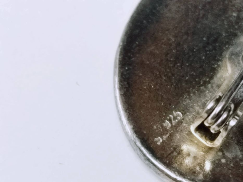 Veche brose ovala cu peisaj din sidef, copii