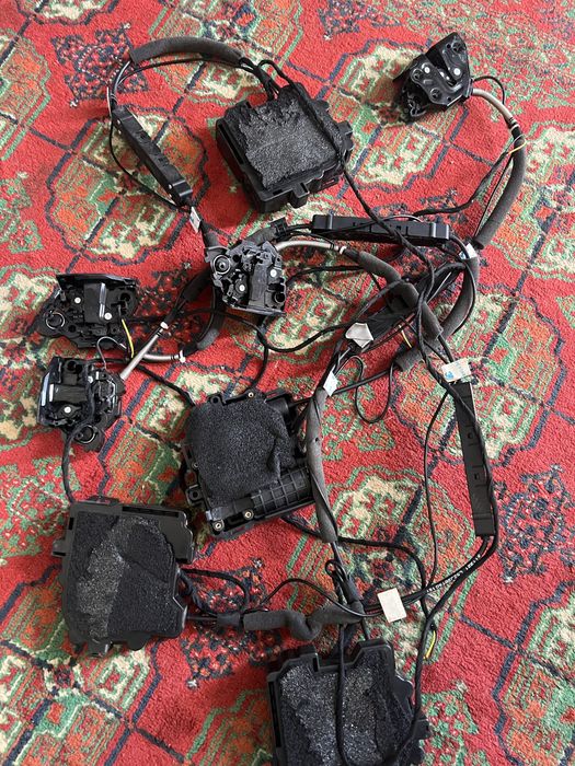 Доводчики дверей на камри 75 2022года