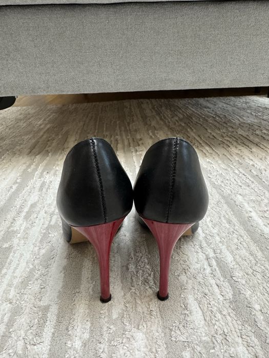 Черные туфли-лодочки