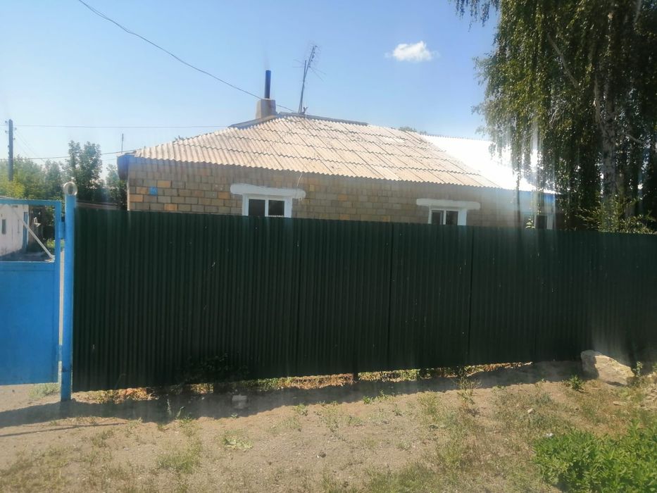 Продам дом в Нуринске