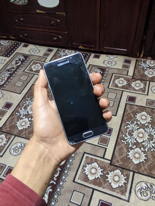 Samsung A3 16gb сотилади