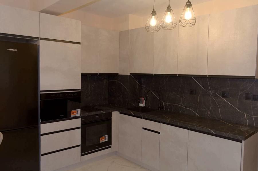 Дава се под наем Тристаен апартамент в Пловдив, Каменица 1 - 105 кв.м за 765 € - Снимка #1