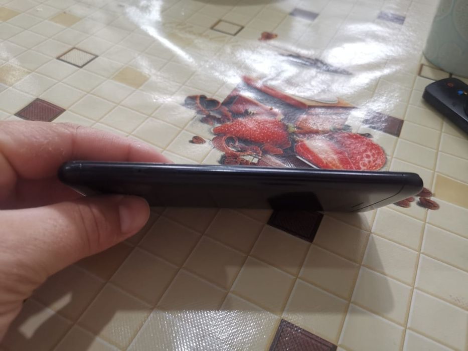 Продам  телефон смартфон Redmi 6a