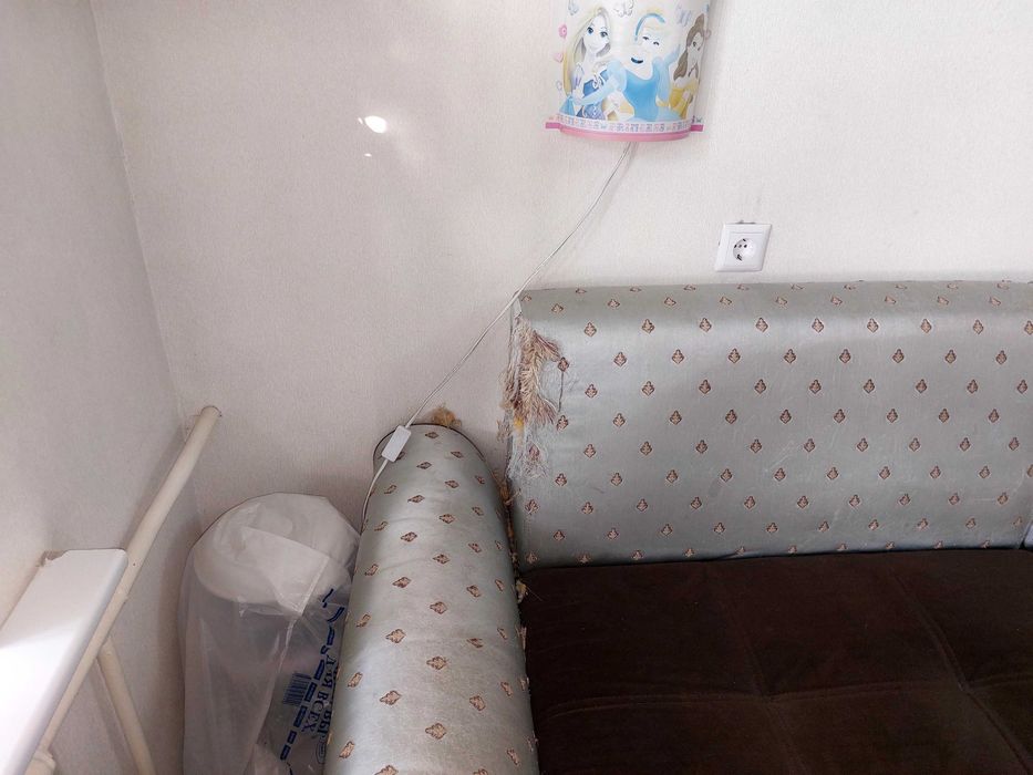 продам угловой диван б/У