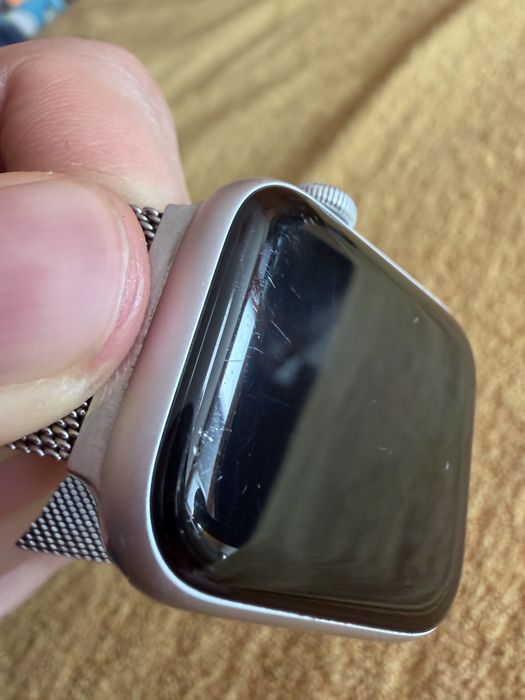 Apple Watch Series 5 + две каишки