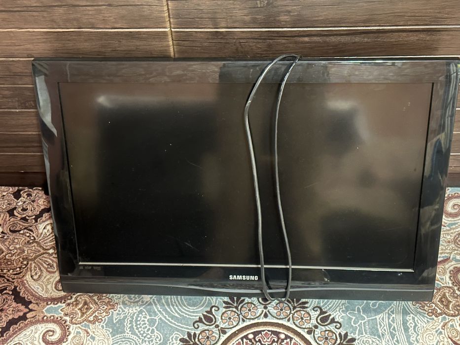 Телевизор самсунг в хорошем состояний