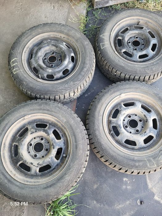 Продам Зимние шины185,65 14.  4/100