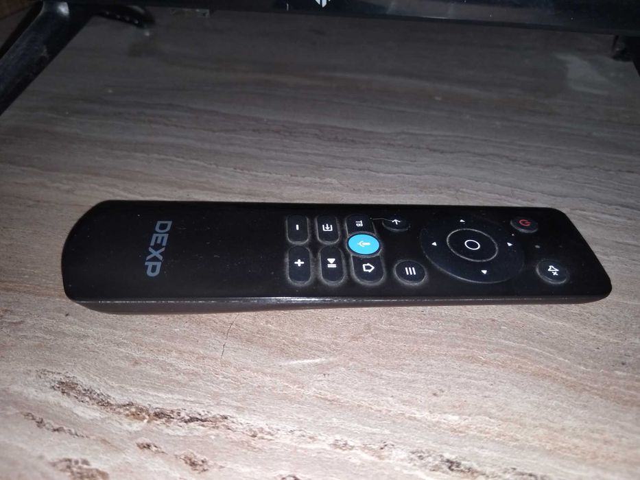 Телевизор Smart TV DEXP 24 диагональ .