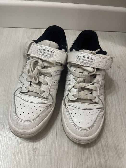 Продается Adidas кроссы оригинал