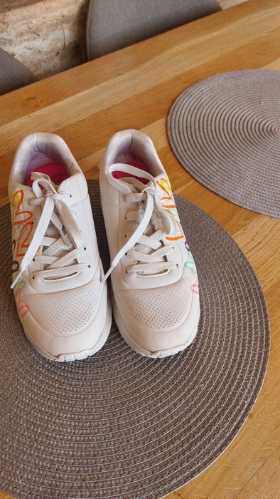 Adidași Shenkers mar 37