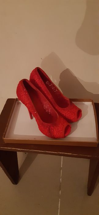 Продам туфли женские