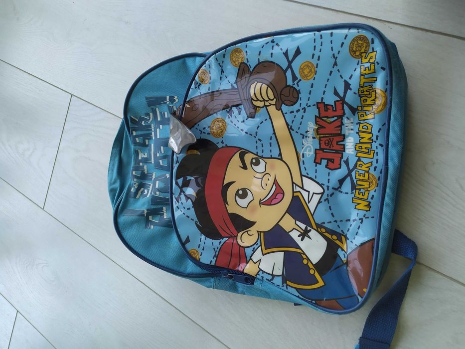 Детски раници с Миньоните и Jake and the Neverland Pirates