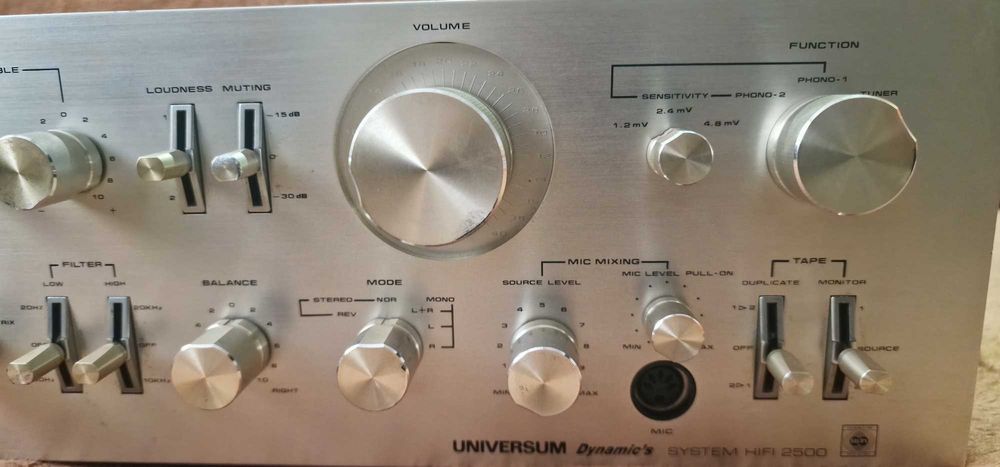 Universum Dynamic System 2500 HiFi (V3297) putere 2X75W pe 8 Ohm