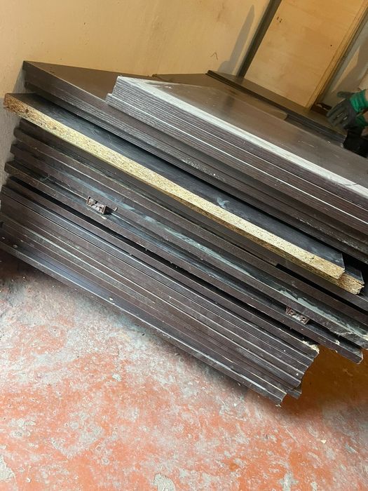 продам компьютерные столы