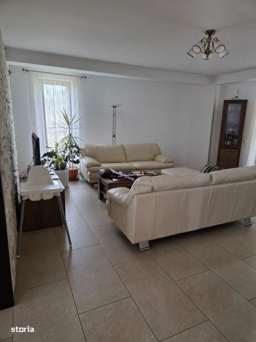 Vanzare - Casa D+P+M, teren de 1.100 mp, zona superba
