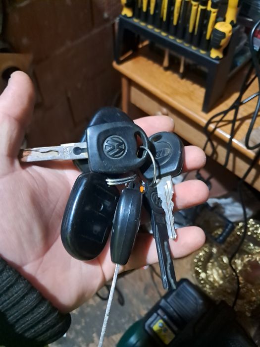 Лотов Комплект Автомобилни Ключове и Дистанционни - Заготовки