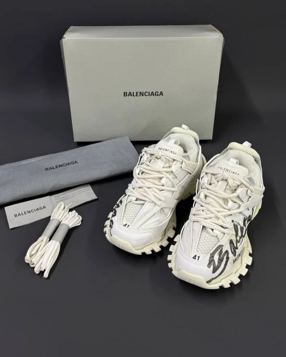 Balenciaga track