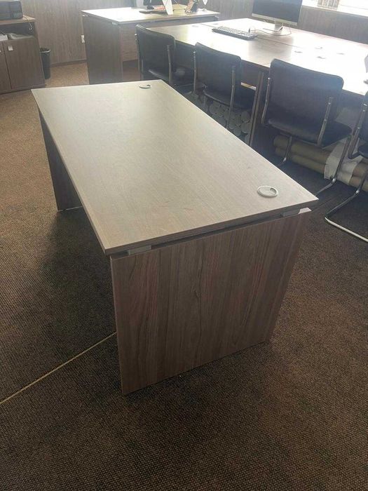 Офисная мебель в отличном состоянии